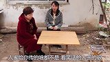 小朱听说邻居来看笑话，非要去找人家，真是好事不出门坏事传千里