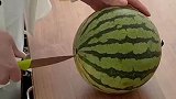 握刀的手法挺专业！