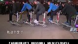 鸡条兄弟去机场亮瞎路人的场面