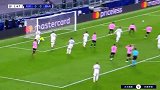 第2分钟巴塞罗那球员格列兹曼射门 - 击中门框