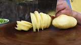丫丫新学的一道菜“火山土豆泥”简单又美味，一次吃一大盘，过瘾