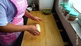 1把韭菜，1碗面粉，教你这样做韭菜盒子，咬一口满嘴香，看馋了
