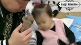 爸爸吃了一口狗形状的蛋糕，暖宝：无情