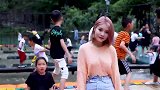 网红桥小姐姐们在网红桥前跳舞，真的太好看了!