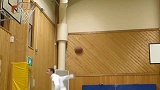 秀！超长滞空转体抛投 这动作简直美如画