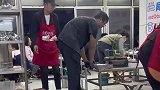 淄博烧烤有多火，就连烧烤师傅都被熏黑了