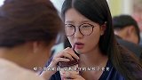 26岁的乔欣豹纹背心亮相，镂空设计露蛮腰，身材比例诱人!