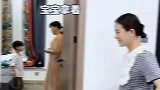 外婆给儿子红包，把门口的妈妈急坏了
