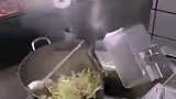 用机器炒菜，虽然炒出了色香味，但也失去了灵魂！