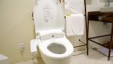 日本人竟然会在厕所里吃饭和睡觉！厕所文化究竟有多强大？