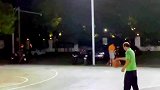 大爷球场三分炫酷投篮