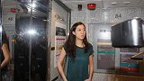 吴绮莉涉交通事故现身警察局女儿相关问题不回应