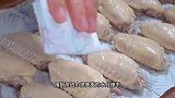 很多人做可乐鸡翅都是直接下锅煮，难怪又腥又柴，教你正确做法
