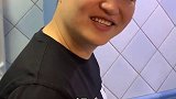 心心念念的榴莲千层今天一次吃个够，这榴莲果肉多到爆浆，吃起来超满足榴莲千层 榴莲 美食分享官