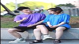 2根指头定住小姐姐？小哥哥这操作令人窒息呀