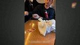 还能不能做队友？马蒂奇连输两把牌 被博格巴diss到脸红