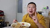 南昌人最爱美食，能续命的灵魂米粉，小伙狂嗦2斤凉拌米粉，过瘾