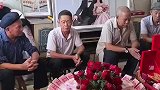 新人订婚现场，被桌上整齐排列给震惊了