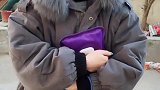 这是谁家的姑娘，居然这样挣钱！笑起来好可爱！