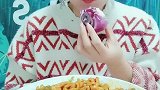 生吃洋葱大作战，小姐姐嘎吱嘎吱狂吃不停，真厉害！