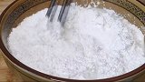 一碗糯米粉开水一烫，教你做空心麻团，不开裂不回缩个个空心！