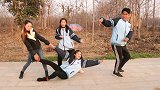 校园剧：老师带同学玩超大步，倩倩吹牛自己最厉害，结果输惨了