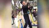笑到头掉！这些健身器材上的大爷大妈才是真正的王者