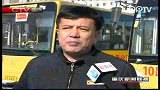 长春：公交车雪天进小区送服务-2月27日-重庆新闻联播
