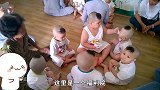 哥哥喂5个弟弟吃饭，手忙脚乱却任劳任怨