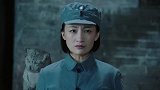 美女准备刺杀小伙，好在长官及时制止