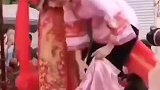 淡定的伴娘，抢了新娘的风头