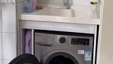 女子每次洗完衣服，洗衣机都有很多泡沫