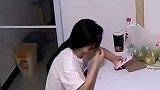 主人在外面洗了个头，可把家里猫咪香迷糊了！