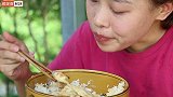 秋妹今天做四川名菜“沸腾鱼”，鱼肉鲜嫩，麻辣爽口，看得流口水