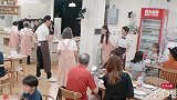 老人摔断根肋骨，宋祖儿满脸心疼，苦口“教训”
