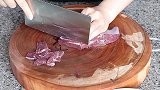 猪肝怎么做才好吃，掌握这个技巧鲜嫩无腥味