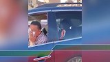 埃及出租车司机将中国男子赶下车辩称害怕病毒 警方已将司机逮捕