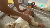 爸爸的好脾气都留给了小情人，看他小心翼翼的样子，真的好暖！