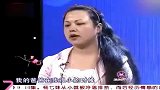 漂亮女儿跟妈妈爱上同一男人，现场抢男友大打出手，妈妈愤怒离场