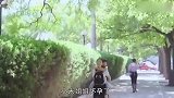 继母怀了小宝宝，小男孩一脸委屈，问姐姐以后什么都得让着他吗