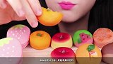 东西方甜点的对决，展现着艺术之美的和果子，令马卡龙黯然失色