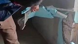室内装了泡沫保温层，引业主不满强拆