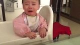 小宝贝哭的好伤心，真的好逗呀