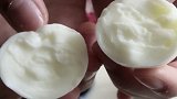 江苏南通：奇怪！煮熟鸡蛋只有蛋白没有蛋黄，能吃吗？