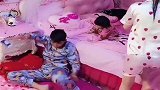 跟老公吵架，已冷战3天了，连两个女儿都替妈妈打抱不平，真解气