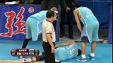CBA-1314赛季-季后赛-总决赛-第3场-虚惊一场！西热力江膝盖被撞痛苦倒地-花絮
