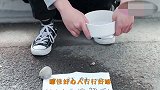 四川搞笑方言，小伙年纪轻轻就当了乞丐