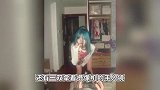 千万粉丝女网红晒黑丝透视装照，被嘲低俗擦边搞软色情，本人回应