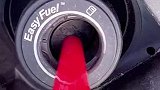 福特的油箱盖怎么插，总感觉漏斗插不进去