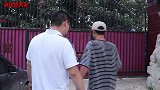 粉丝开车900公里自提德牧，正纠结要哪条时，这只自己跳了出来